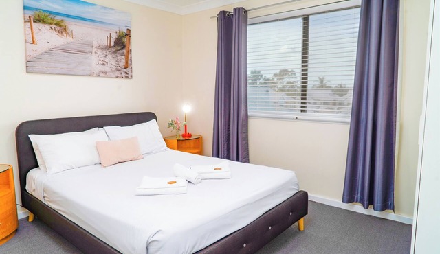 Charming 2-Bedroom Apartment: Spacious, Cozy, and Fully Self-Contained