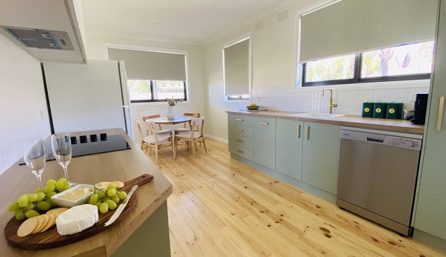 Charming 3 Bedroom Home - Quiet & Relaxing