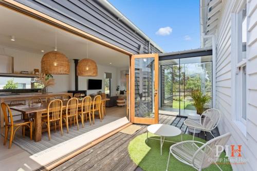 Charming 4 BR Cottage Retreat
