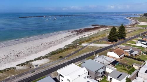 Charming Beachside Stay in Port MacDonnell in Port MacDonnell