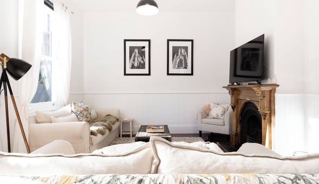Charming Cottage in a Great Location