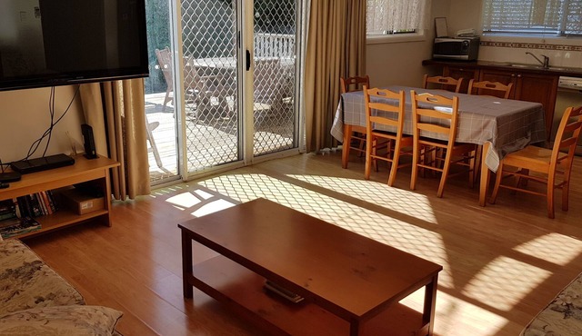 Charming, Private 3-Bedroom Cottage By The Bay