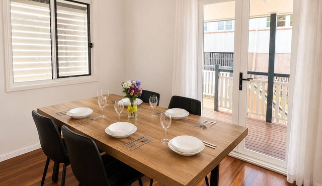 Charming Queenslander 3 bed 1 bath in West End in West End
