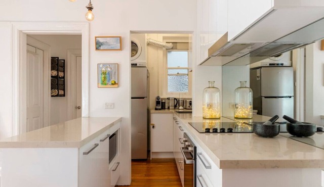 Charming Stylish City Pad Potts Point w Laundry