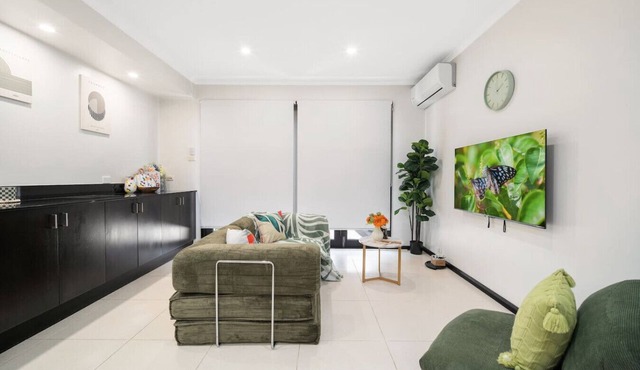Chippendale Three-Bedroom Modern Villa