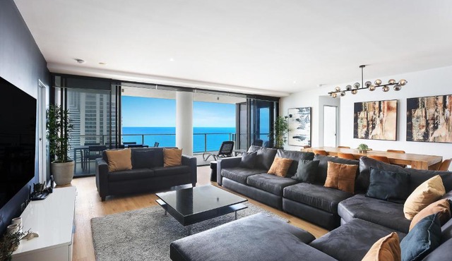 Circle on Cavil SubPenthouse 4BRM Lv52! Ocean View