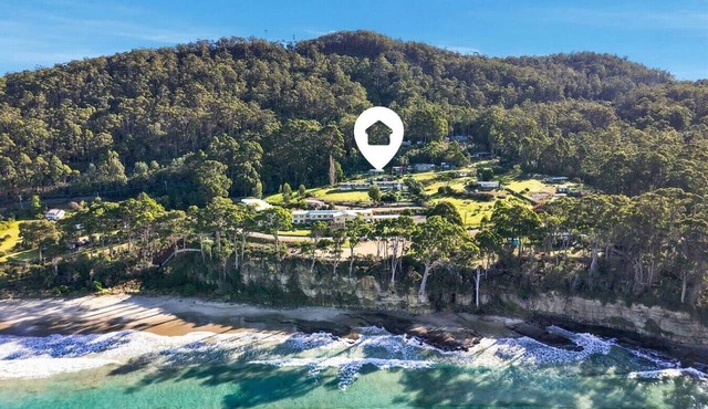 Coastal 2BR Escape, Steps to Beach, Dining and Bar