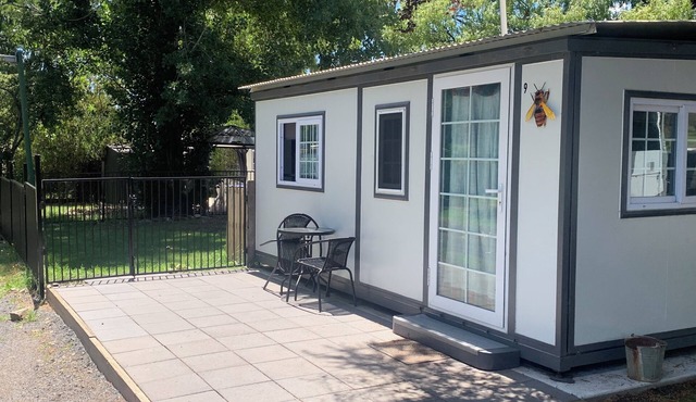 Comfy studio units on 10 acres of free space and only 5 minutes walk to CBD