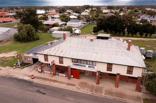 Commercial Hotel