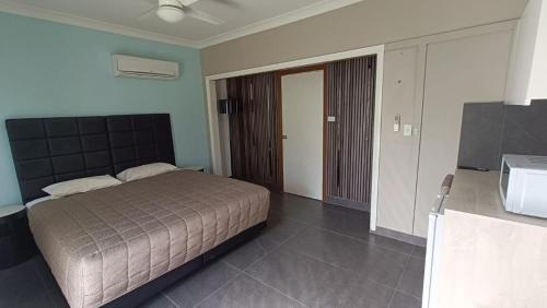 Cooee Motel