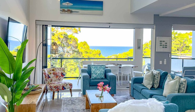 Coolum Beachfront Luxury for Family and Friends