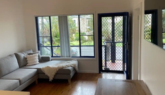 Copacabana, 4/61 Sandy Point Rd - water views, air con and WiFi