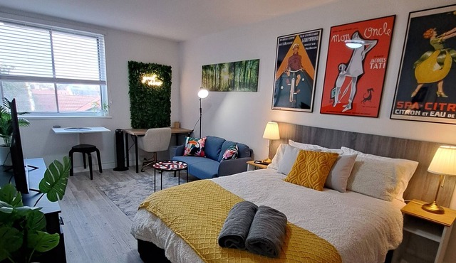 Cosy Apartment Close to Everything! With Study, Lounge & Fast Internet