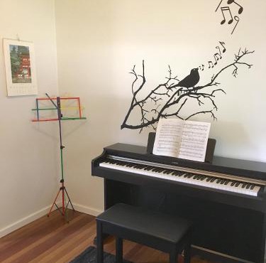 Cottage with Piano, Books & Games in the Hunter