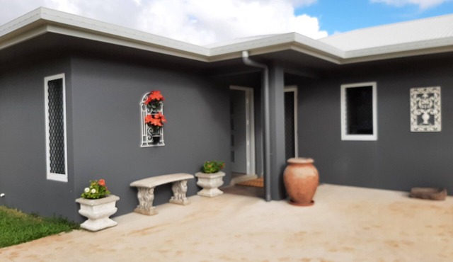 Cozy Room with Separate Entrance and Ensuit Bathroom