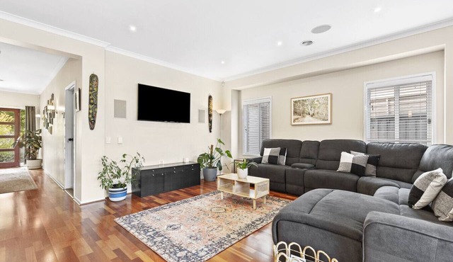 Creekside Curlewis- Family holiday house for 12. Wineries, Beaches, Parks