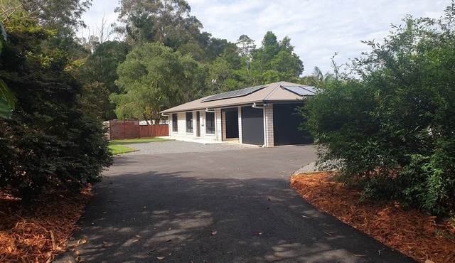 'Daveron Bower' Sunshine Coast Hinterland Escape