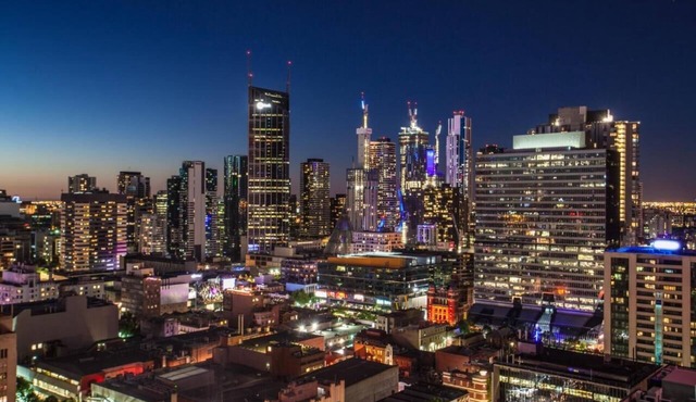 Deluxe 2 Bedroom Apartment at Rosslyn Street Melbourne