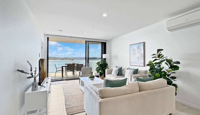 Deluxe 3-Bed Unit with Views