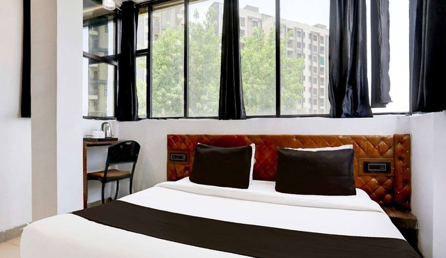 Deluxe Easy Stay