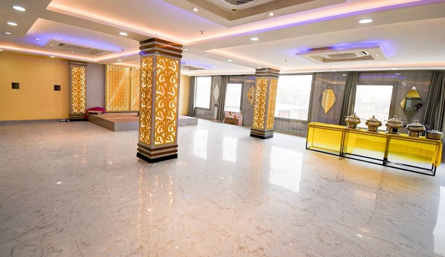 Deluxe Red Chilly 2.O Hotel & Banquet