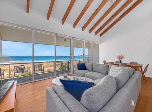 Direct Beachfront Townhouse