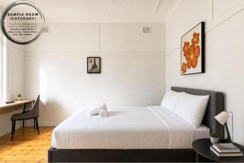 Double Bed Room with Easy Commute to Hurstville Station - Shared Bathroom