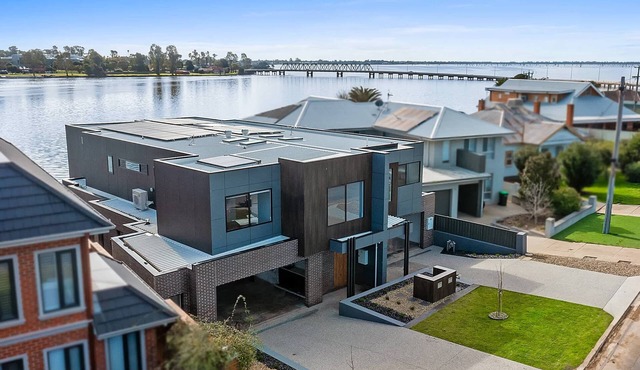 Edgewater on Irvine - Winter Special