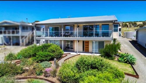 Emu Bay Bliss 'sweeping ocean views'