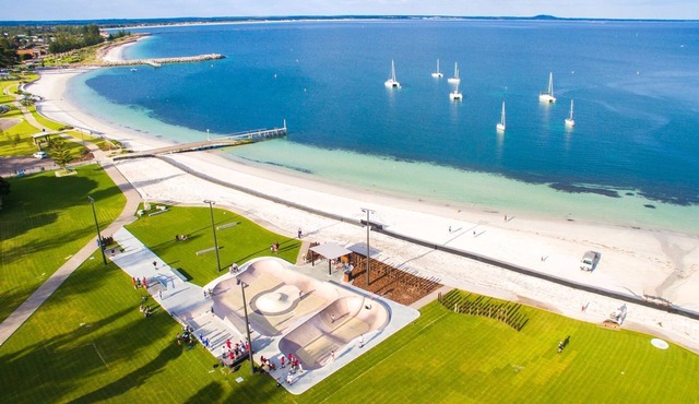 Esperance Esplanade 'Beach House'- Location! Location!