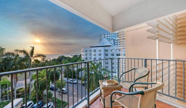 Exclusive Harbourfront Two Adjacent Stays w Pool