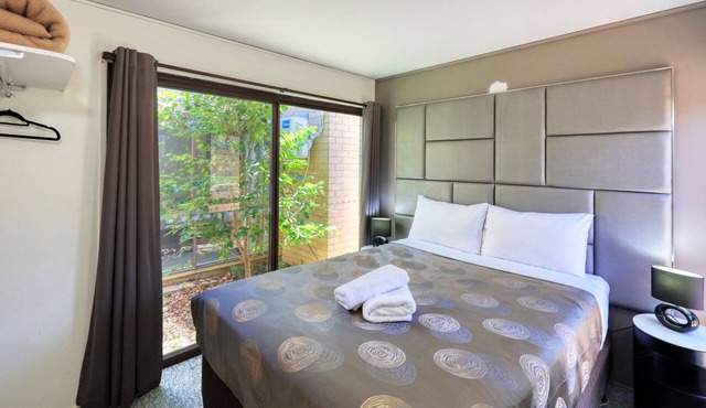 Executive Hideaway Motel