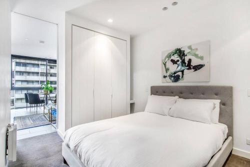 Experience Elegance at a Resort-style Urban Oasis
