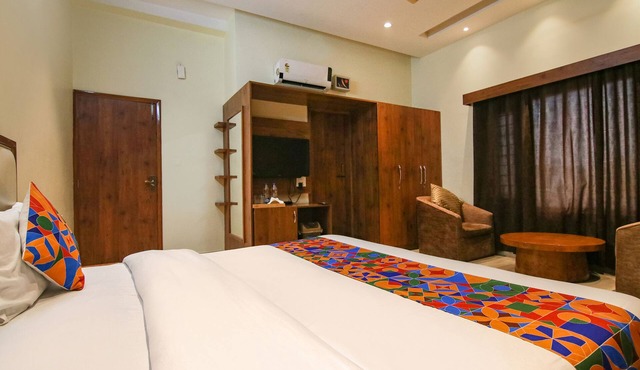 Fabhotel K9 Regency