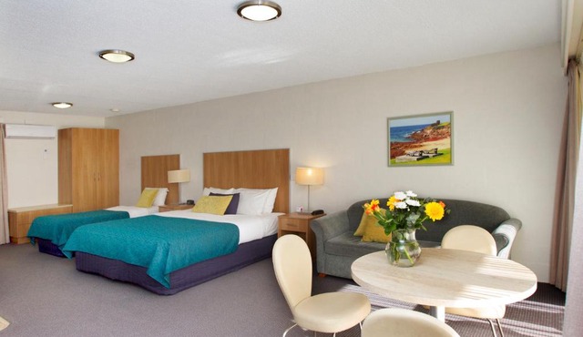 Fairway Motor Inn