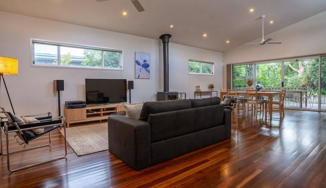 Frankies Place - a stunning coastal home