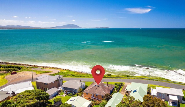 Frolic, Panoramic Coastal Vacation