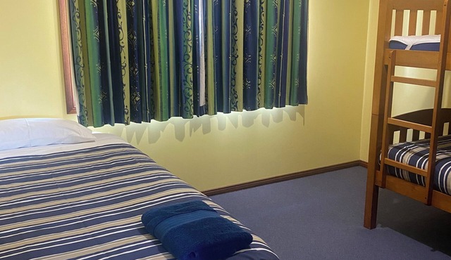 Fully equipped and spacious 2-bedroom apartment with balcony