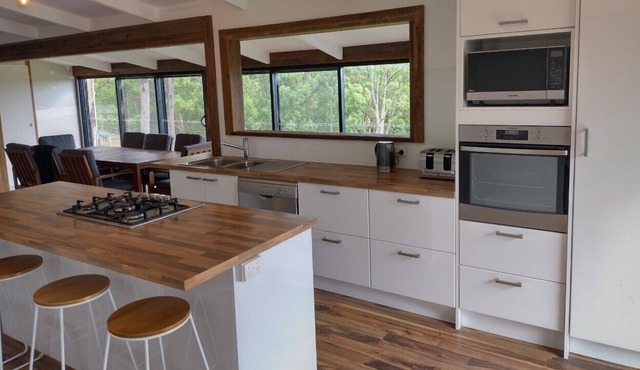 Function House & Bush Retreat in Limeburners Creek