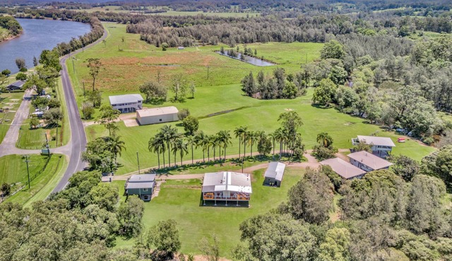 Galahs by the River Collection – Exclusive Estate Stay in Repton