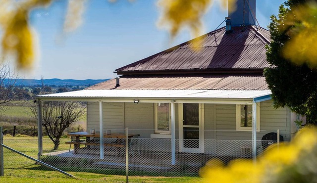 Gatekeepers Cottage | Chic & Relaxed