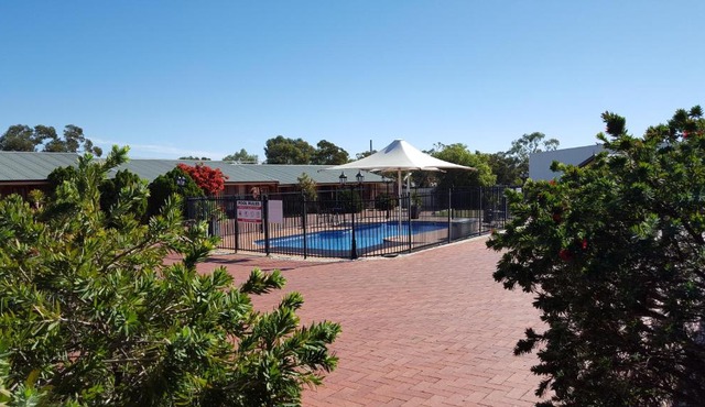 Gateway Motor Inn