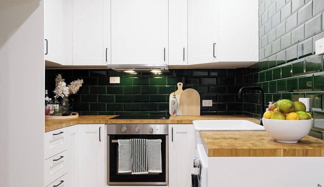 Gorgeous studio apartment next to Campbell shops in the heart of Inner North CBR
