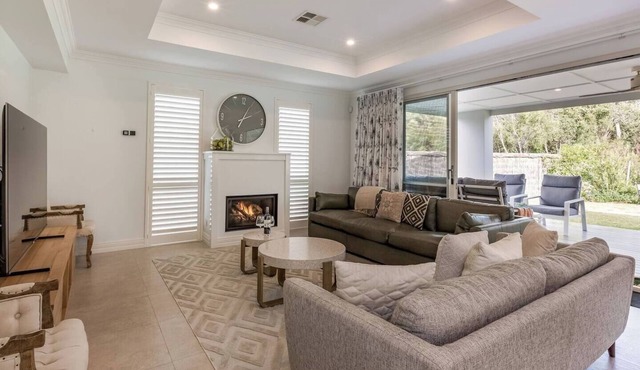 Hamptons By The Green Grand Golfside Retreat