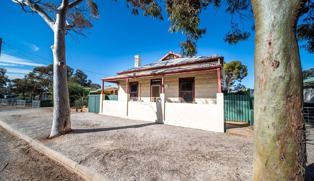 Hawker Bed and Breakfast