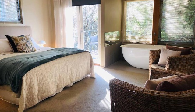 Hepburn hideaway studio