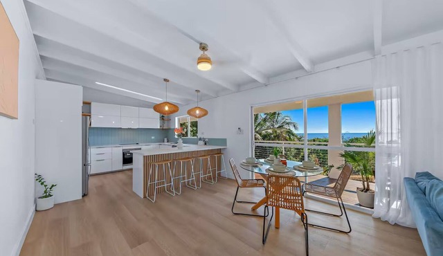 Hideaway Bay- Beach Front Haven