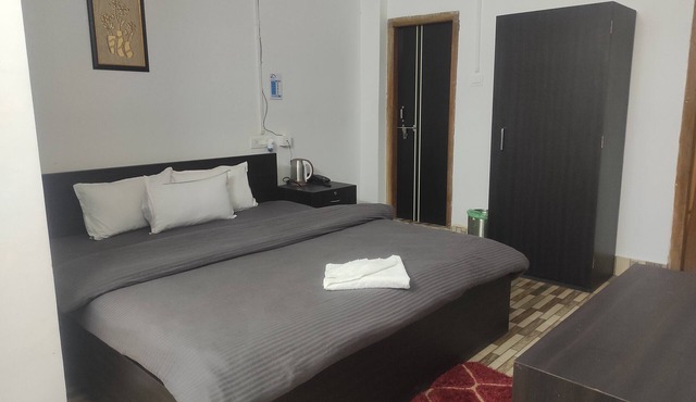 Hotel 7 Eleven
