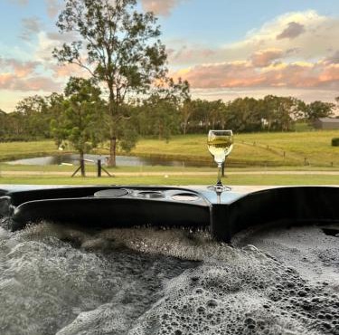 Hunter Valley Wine Country Escape - Spa, Pool, Firepit and Woodfired Pizza Oven - Keldan On Bell