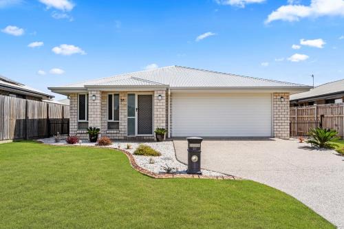 Ideal for Tradies and Nurses by Custom Bnb Hosting